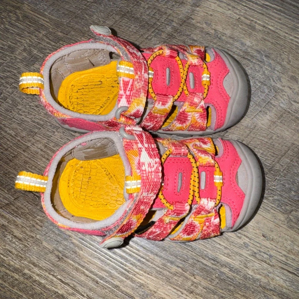 KEEN Seacamp II CNX Kids Pink Yellow Tie Dye Water Hiking Sandals 5.5